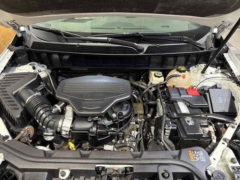 Used 2017 Cadillac XT5 Luxury w/ Driver Awareness Package FWD image 29