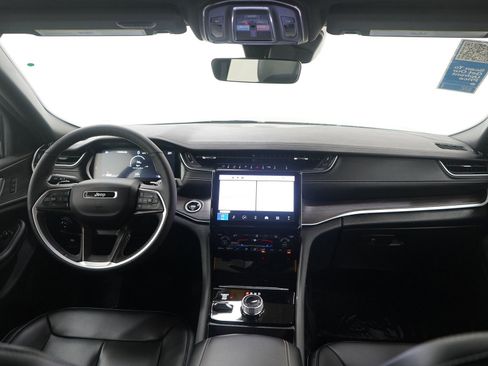 Used 2025 Jeep Grand Cherokee L Limited w/ Black Appearance Package image 14