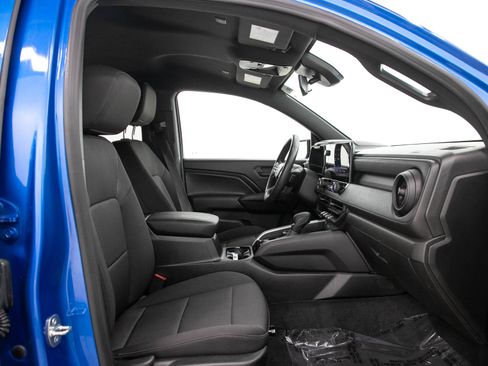 Used 2023 Chevrolet Colorado Trail Boss w/ Technology Package AWD/4WD image 13