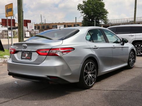 Used 2020 Toyota Camry LE FWD image 8