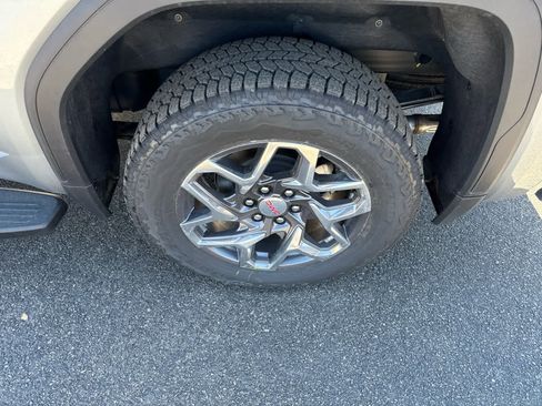 New 2026 GMC Sierra 1500 SLT AWD/4WD image 10