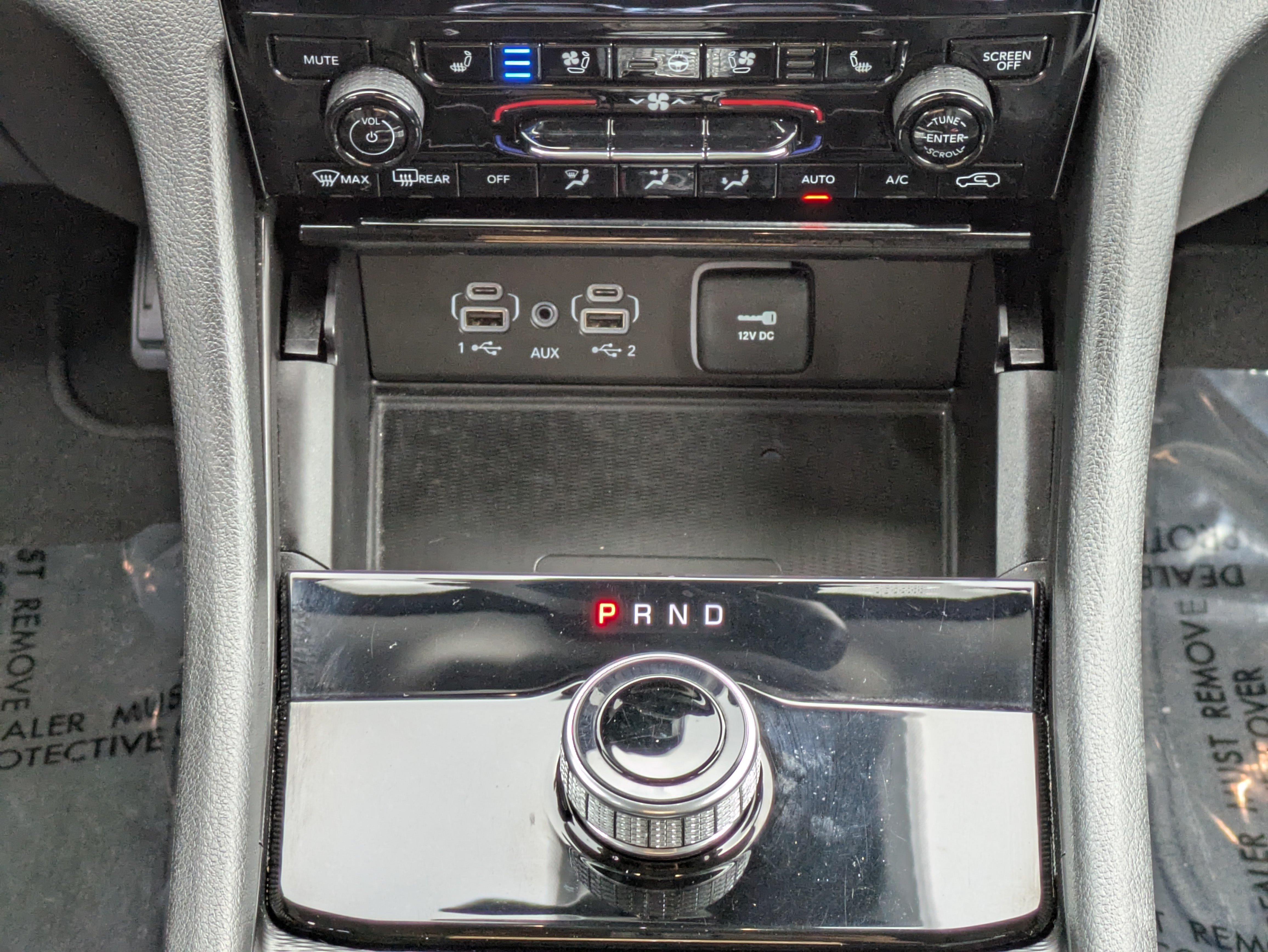 Used 2024 Jeep Grand Cherokee Limited w/ Luxury Tech Group II RWD image 18