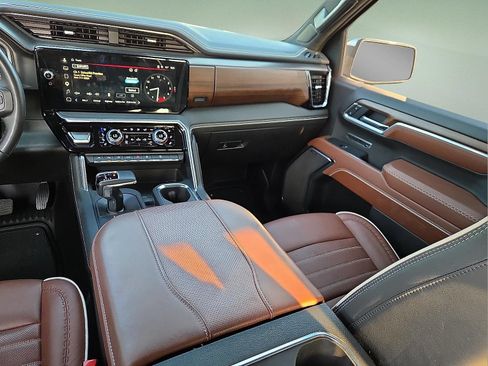 Used 2025 GMC Sierra 1500 Denali Ultimate AWD/4WD image 12