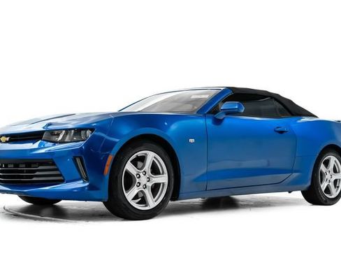 Used 2017 Chevrolet Camaro LT RWD image 8