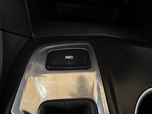 Used 2021 Chevrolet Equinox LT w/ Driver Convenience Package image 56