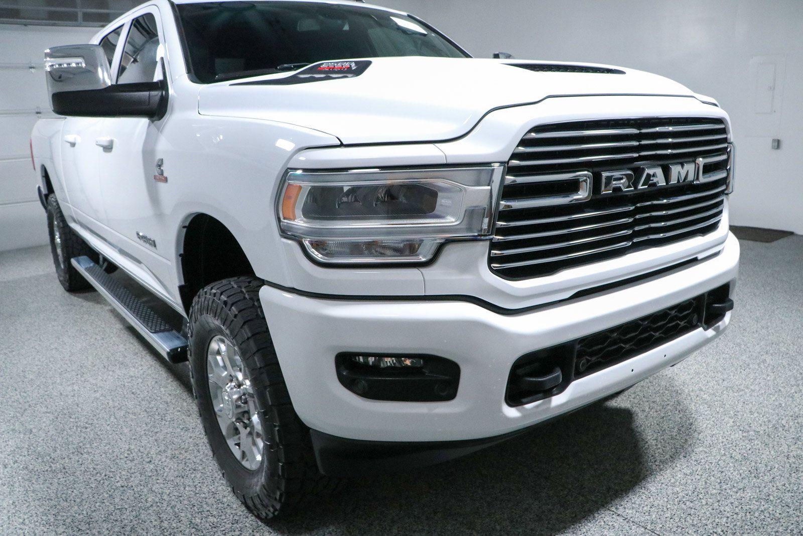Used 2023 RAM 2500 Laramie AWD/4WD image 5