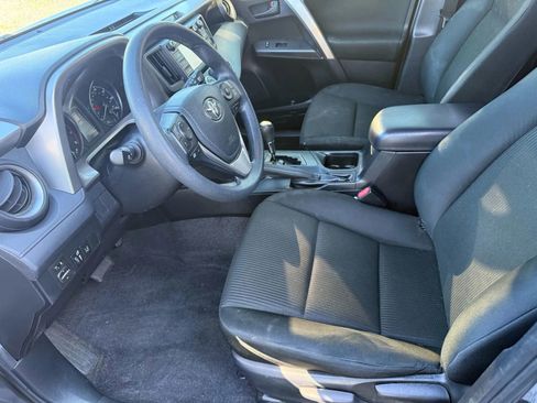 Used 2018 Toyota RAV4 LE w/ Carpet Mat Package image 5