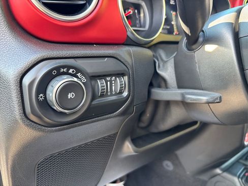 Used 2021 Jeep Wrangler Unlimited Rubicon image 38