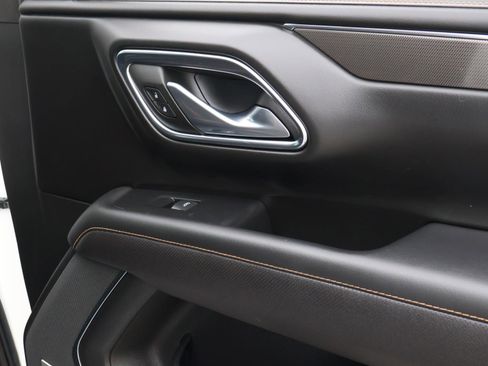 Used 2023 GMC Yukon AT4 w/ Technology Package image 18