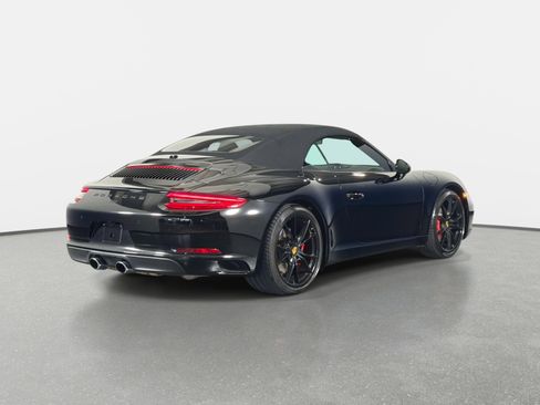 Used 2018 Porsche 911 Carrera S RWD image 3