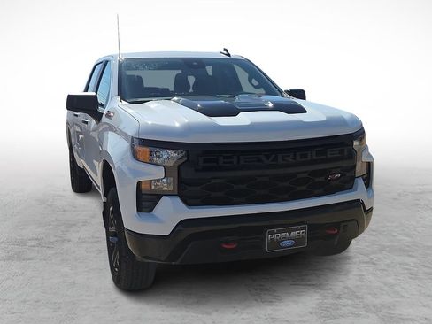 Used 2025 Chevrolet Silverado 1500 Custom Trail Boss AWD/4WD image 2