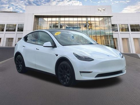 Used 2022 Tesla Model Y Long Range AWD/4WD image 3