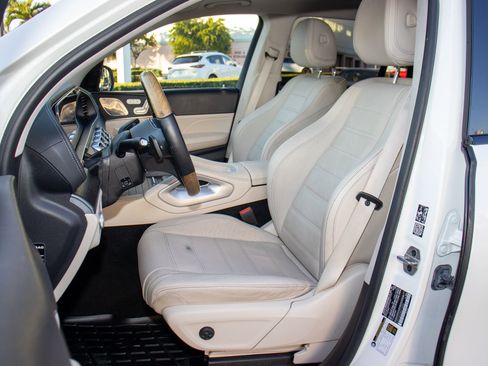 Used 2022 Mercedes-Benz GLS 450 4MATIC image 19