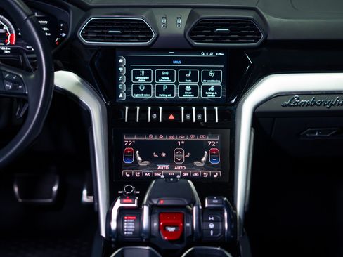 Used 2020 Lamborghini Urus AWD/4WD image 4