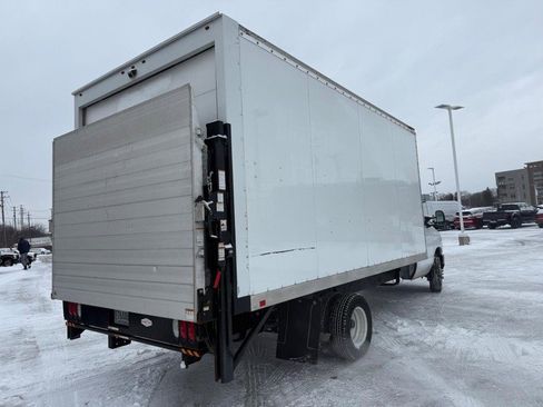 Certified 2024 Ford E-450 and Econoline 450 Super Duty w/ Power Windows & Locks Group image 8