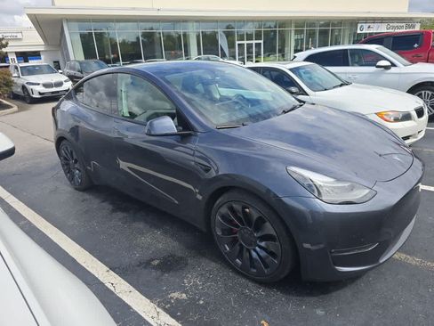 Used 2023 Tesla Model Y Performance AWD/4WD image 2
