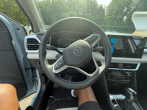 New 2026 Volkswagen Taos SE AWD/4WD image 10
