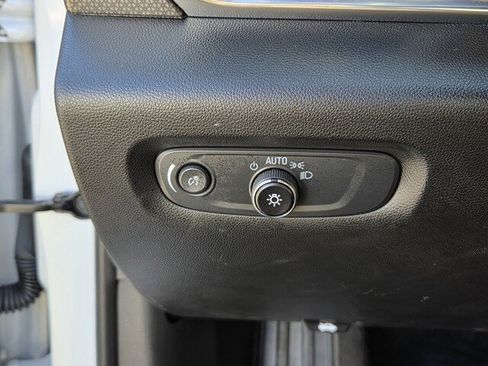 Used 2023 Chevrolet Traverse Premier image 13