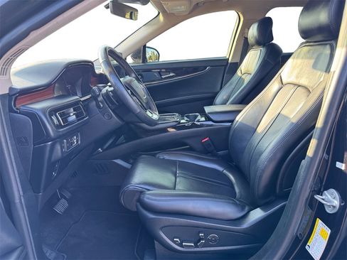 Used 2021 Lincoln Nautilus Reserve w/ Equipment Group 201A image 9