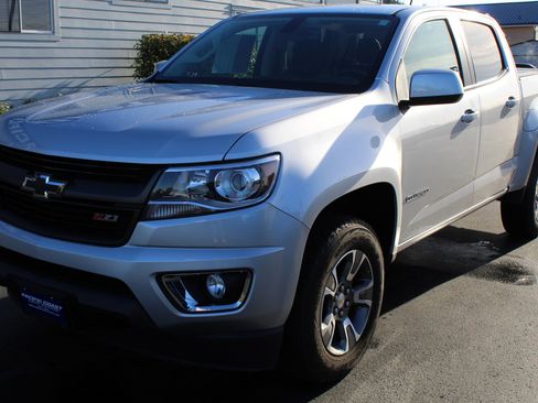 Used 2019 Chevrolet Colorado Z71 image 2