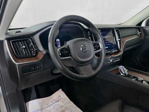 Used 2024 Volvo XC60 T8 Ultimate AWD/4WD image 9