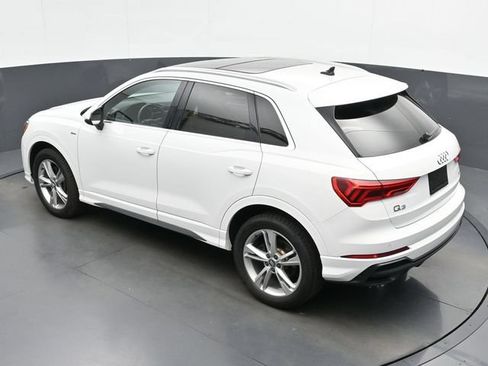 Used 2020 Audi Q3 2.0T Premium w/ Convenience Package AWD/4WD image 22