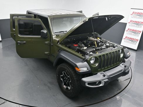 Used 2023 Jeep Gladiator Sport image 40