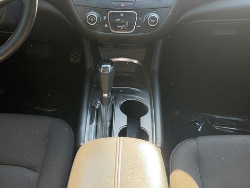 Used 2018 Chevrolet Malibu LT FWD image 14