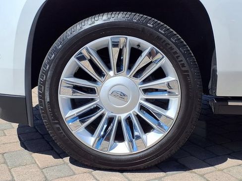 Used 2017 Cadillac Escalade Platinum AWD/4WD image 9