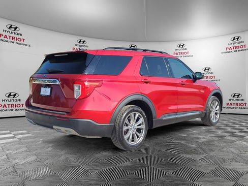 Used 2023 Ford Explorer XLT w/ Equipment Group 202A RWD image 3