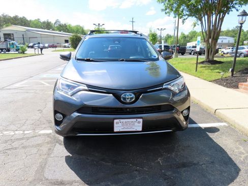 Used 2018 Toyota RAV4 Limited w/ Advanced Technology Package image 12