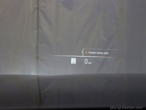 Used 2026 BMW 750e xDrive w/ Executive Package image 19