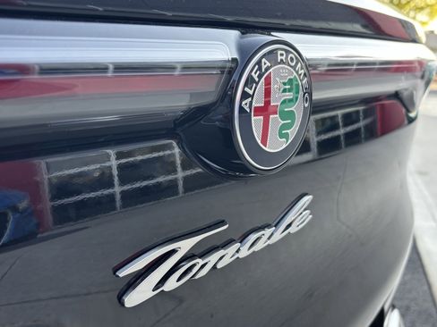 Certified 2025 Alfa Romeo Tonale w/ Premium Package AWD/4WD image 11