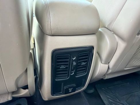 Used 2018 Jeep Grand Cherokee Laredo AWD/4WD image 18