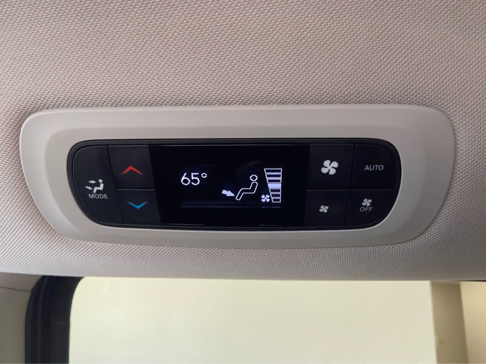 Used 2024 Chrysler Pacifica Touring-L FWD image 20