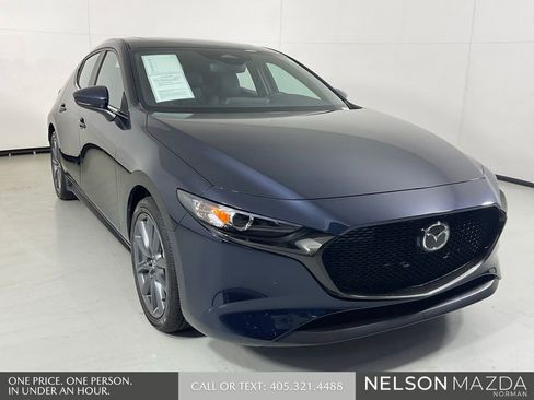 Used 2025 MAZDA MAZDA3 s FWD image 3