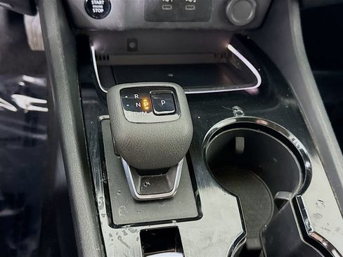 Certified 2024 Nissan Rogue SL FWD image 10