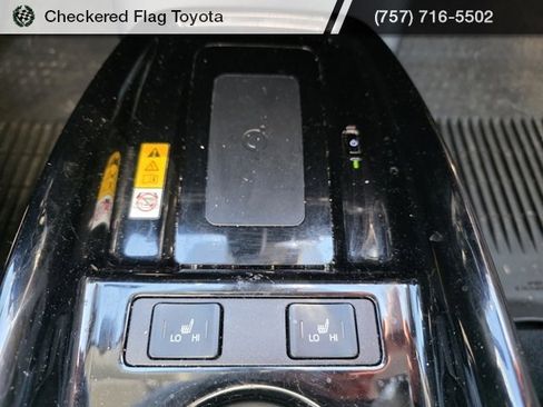 Used 2022 Toyota Prius XLE image 20