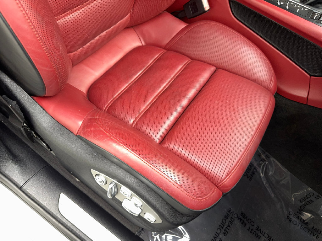 Used 2021 Porsche Macan Turbo AWD/4WD image 47