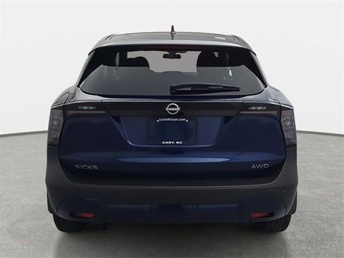Used 2025 Nissan Kicks SV image 6