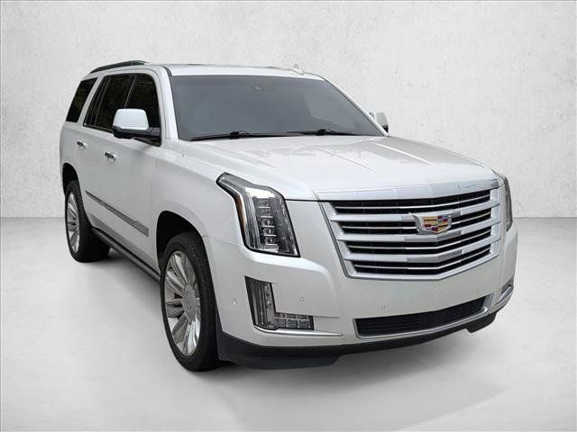 Used 2018 Cadillac Escalade Platinum AWD/4WD image 3