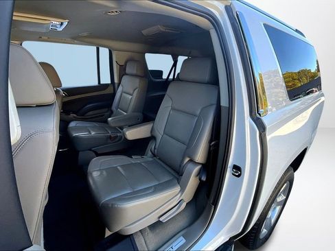 Used 2020 Chevrolet Suburban Premier image 21
