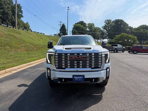 Used 2024 GMC Sierra 3500 Denali w/ Denali Reserve Package AWD/4WD image 2