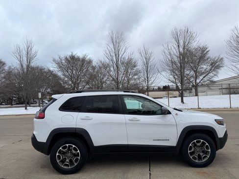 Used 2020 Jeep Cherokee Trailhawk image 14
