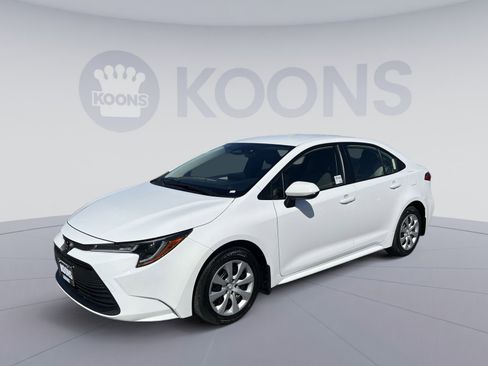 Used 2023 Toyota Corolla LE image 1