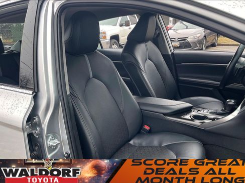 Used 2021 Toyota Camry XSE image 9