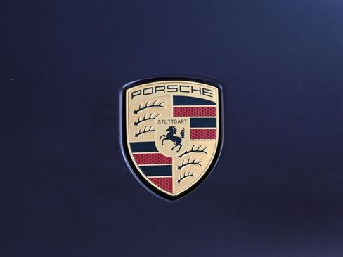 Used 2025 Porsche Macan 4 Electric image 31