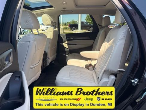 Used 2023 Buick Enclave Avenir w/ Avenir Technology Package image 11