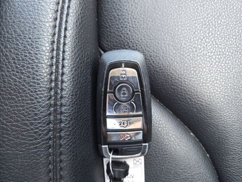 Used 2022 Lincoln Nautilus FWD w/ Premium Package image 35