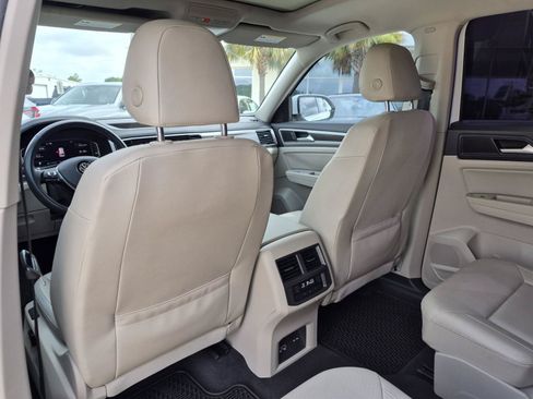 Used 2020 Volkswagen Atlas SEL FWD image 19
